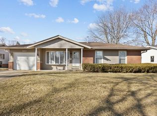 1114 Carswell Ave, Elk Grove Village, IL 60007