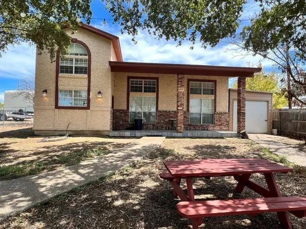 130 N Jab Dr, Zapata, TX 78076