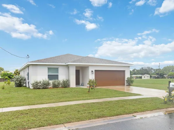 782 James Cir NE, Palm Bay, FL 32905