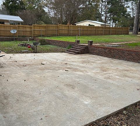 3rd image of 404 Woodland Dr