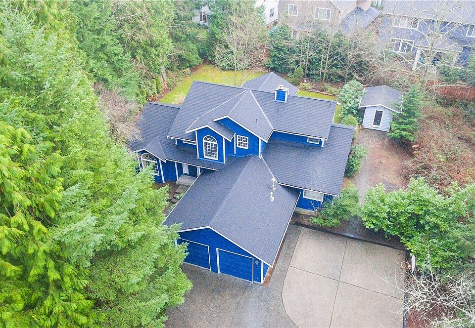Your own 1.2 Acre slice of paradise with a 2,460 sq ft home / Next to top schools