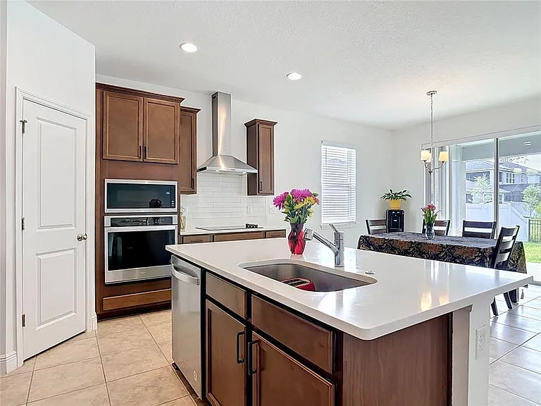 792 Hyperion Dr — Photo 7