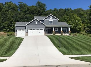 9305 E Summerfield Dr, Traverse City, MI
