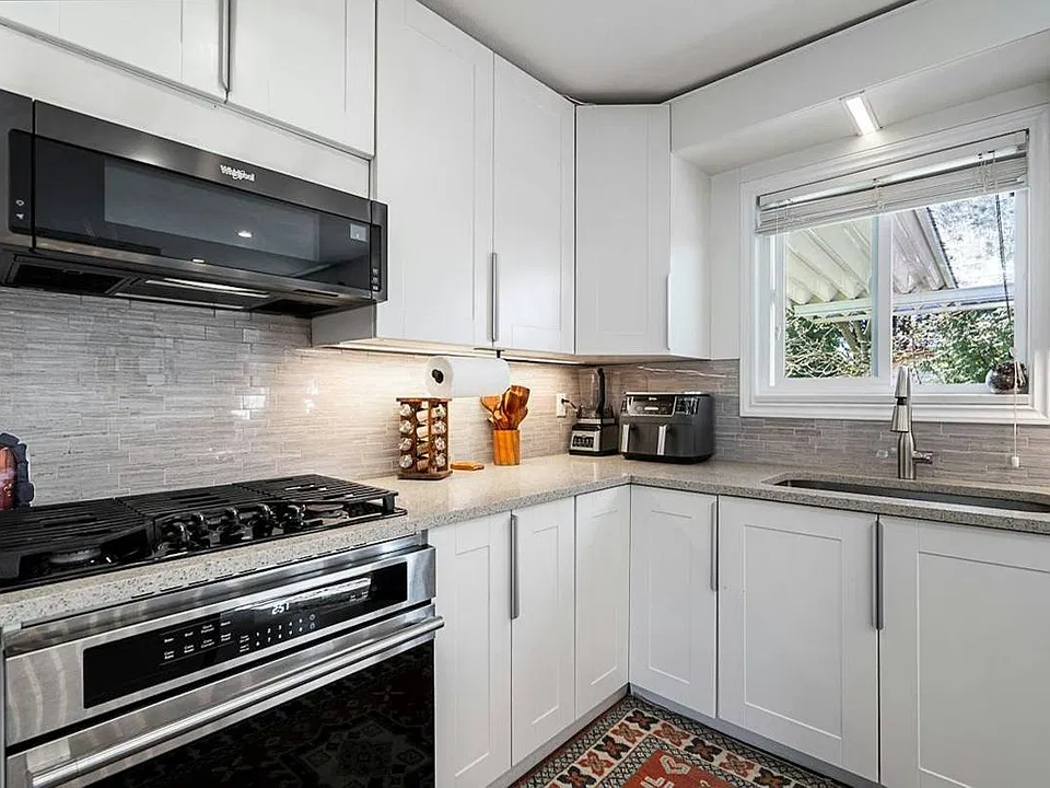 2333 Kirkstone Rd