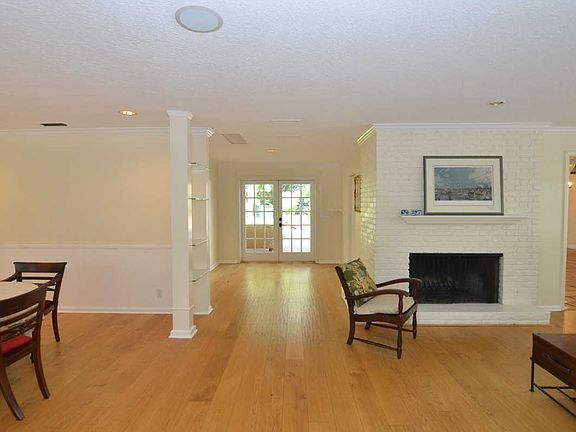 Living Room / Dining Room