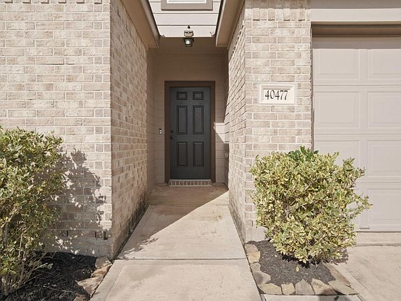 3rd image of 40477 Mostyn Lake Dr