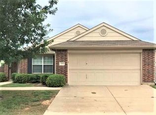 709 Devontree Ct, Fort Worth, TX 76114