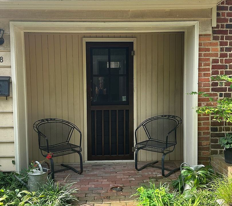 1st image of 8 Randall Ct