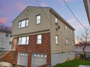 1465 Leslie St, Hillside, NJ 07205