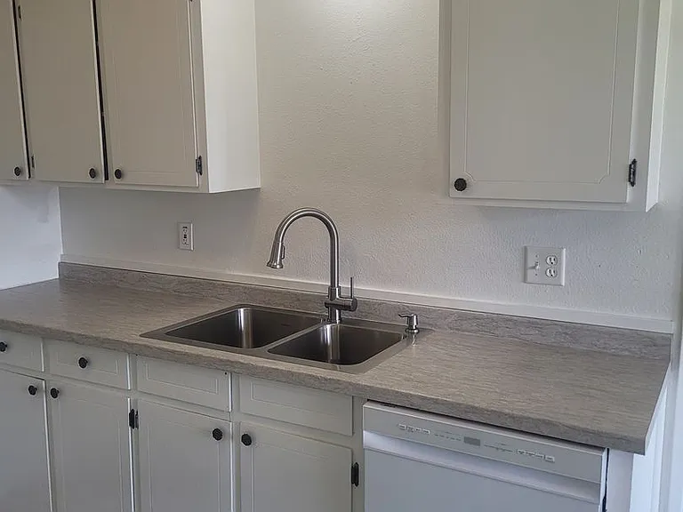 568 Cinderella Loop — Photo 4