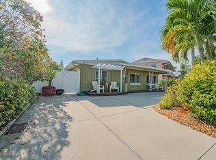 11140 3rd St E, Treasure Island, FL 33706