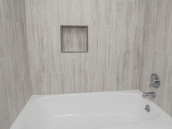 5th image of 628 Delaney Ave APT B