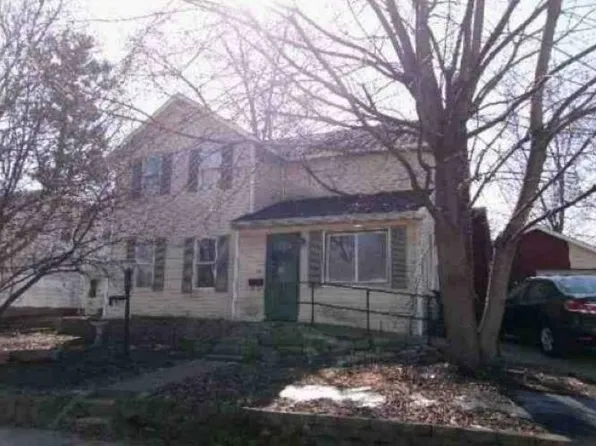 427 W Clark St, Freeport, IL 61032