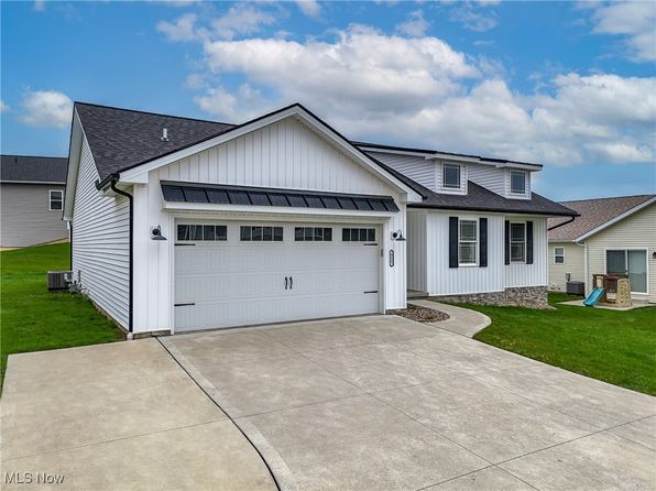 921 Cabot Dr, Canal Fulton, OH 44614