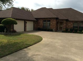 10109 Wandering Way, Benbrook, TX 76126