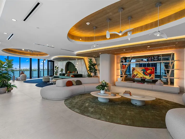 700 NE 24th St #Penthouse 6005 — Photo 33