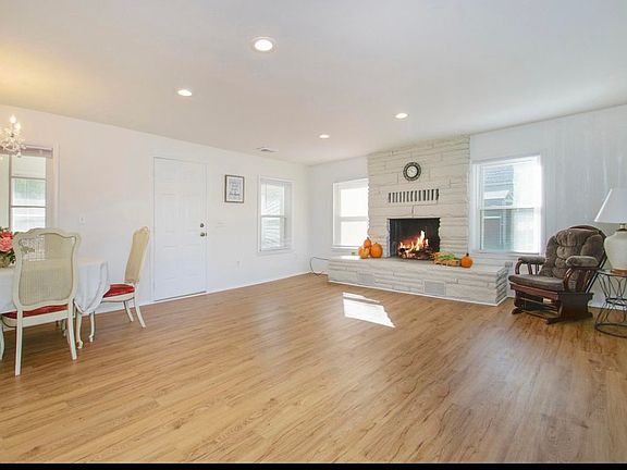 4th image of 840 Delray Ave SE