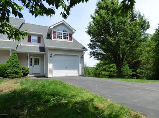 657 Country Acres Ct, Effort, PA 18330