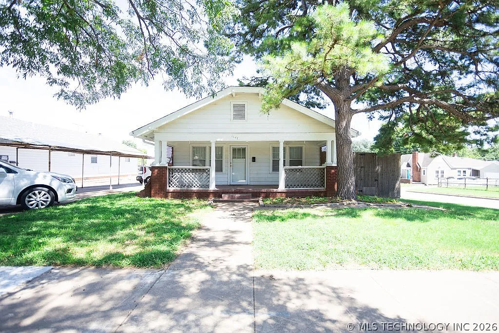 3 bed, 1.0 bath, 1092 sqft, $1,495 — Photo 3