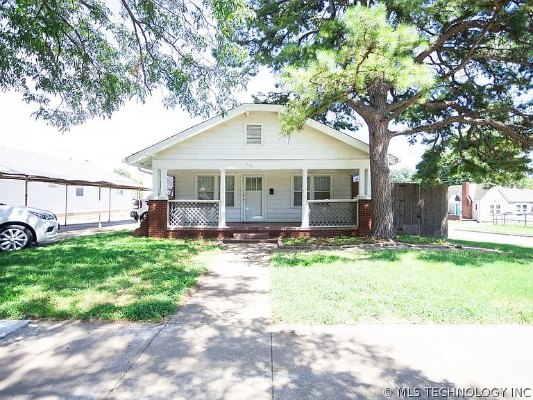 1147 S Florence Ave — Photo 3