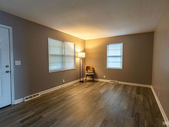 5th image of 1750 Spring Ct