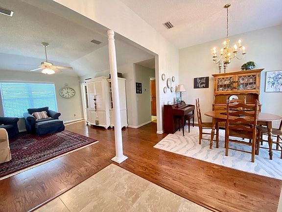 5th image of 224 Sandalwood Cir