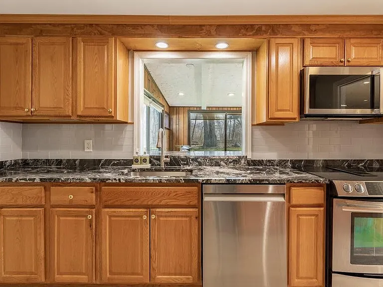 15 Winchester Dr — Photo 16