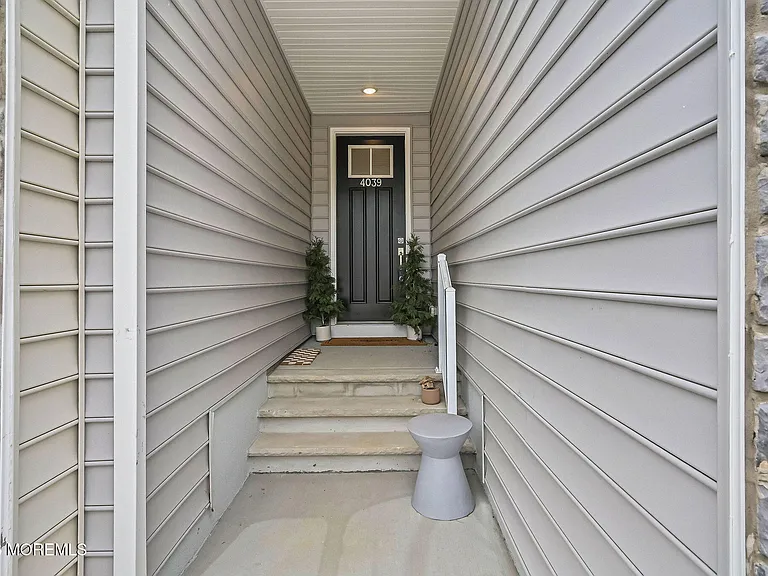 4039 Heron Dr — Photo 4