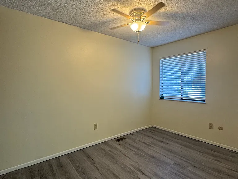 2039 Silent Spring Dr — Photo 13