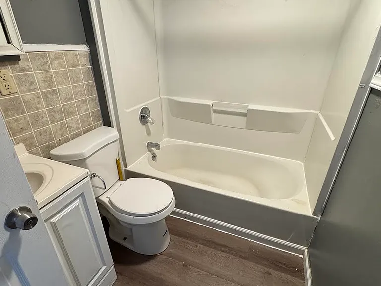 107 College St #3R — Photo 15