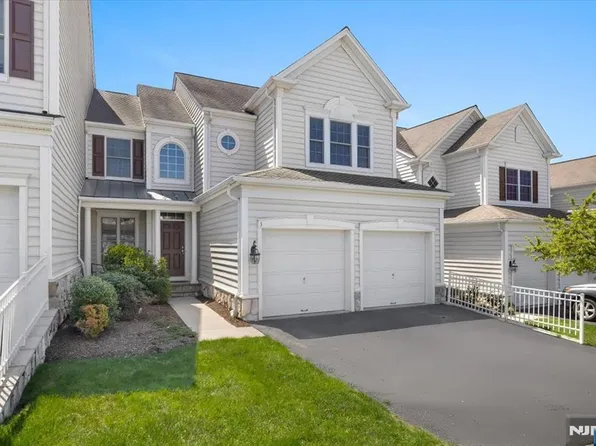 3 Congressional Ln #1305, Totowa, NJ 07512