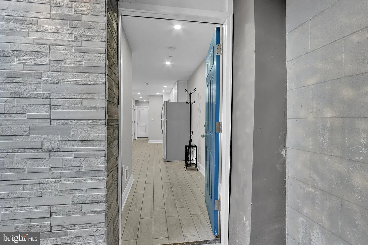 Building Photo - 1167 Morse St NE #B1