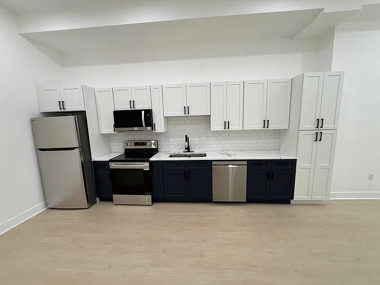 1012 W Lanvale St #1 — Photo 6