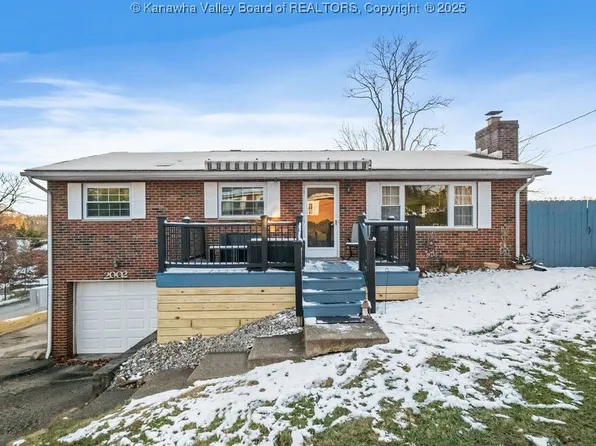 2002 Woodside Cir, Charleston, WV 25314