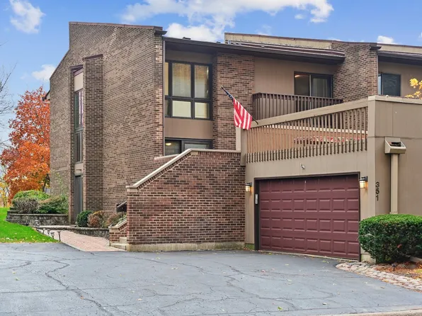 351 S Dominion Dr, Wood Dale, IL 60191