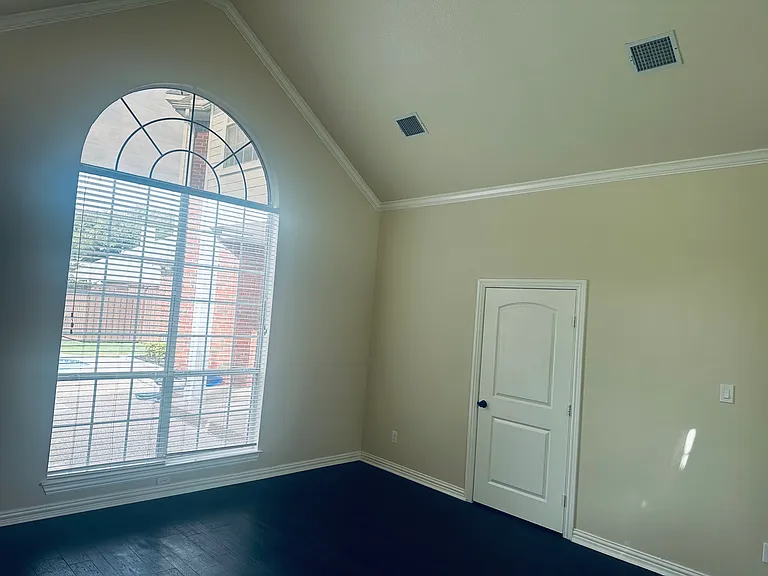 3828 Elgin Dr — Photo 4