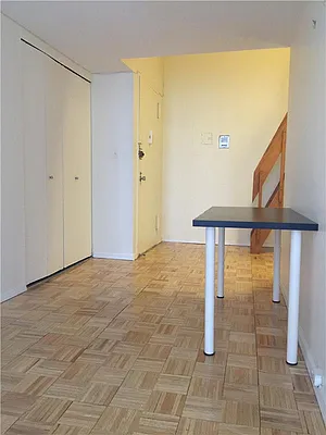 Rented by R New York | media 20