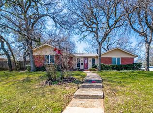 400 Vine St, Euless, TX 76040