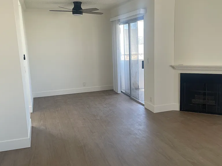 830 Broadway #23 — Photo 3