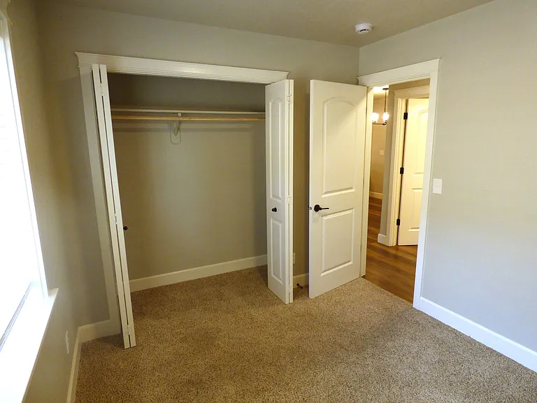 3576-3578 Fisher Ct NE — Photo 24
