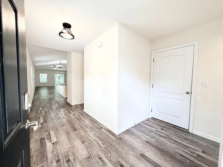 7838 Meadow Walk Ln — Photo 3