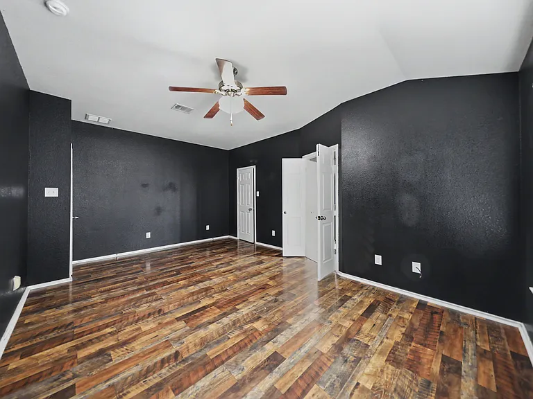 4907 Bayer Hollow Dr — Photo 12