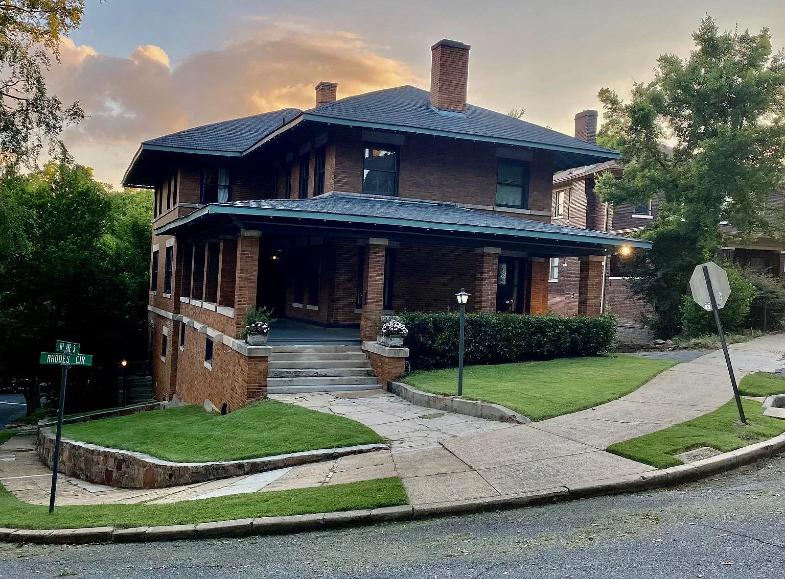 4 bed, 3600 sqft, $3,800 — Photo 1