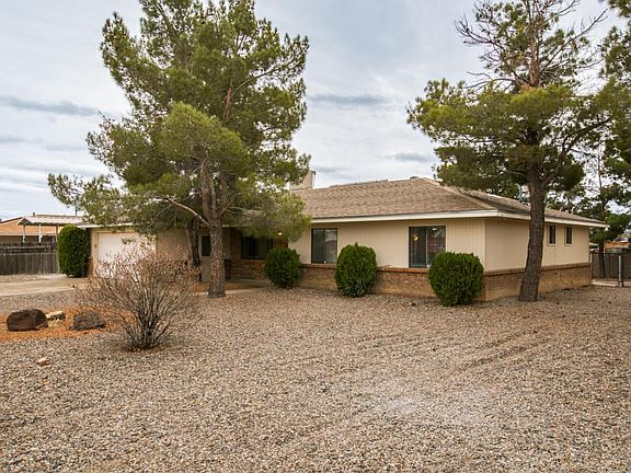 2104 Spruce Needle (002)