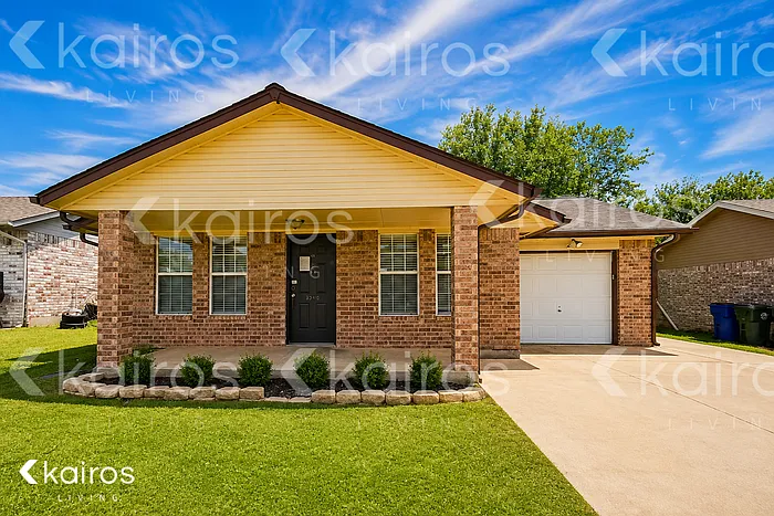4 bed, 2.0 bath, 1323 sqft, $1,495 — Photo 1