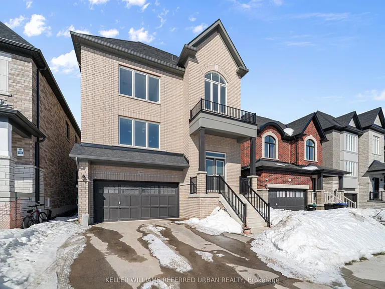 1466 Stovell Cres #MAIN UPPER — Photo 2