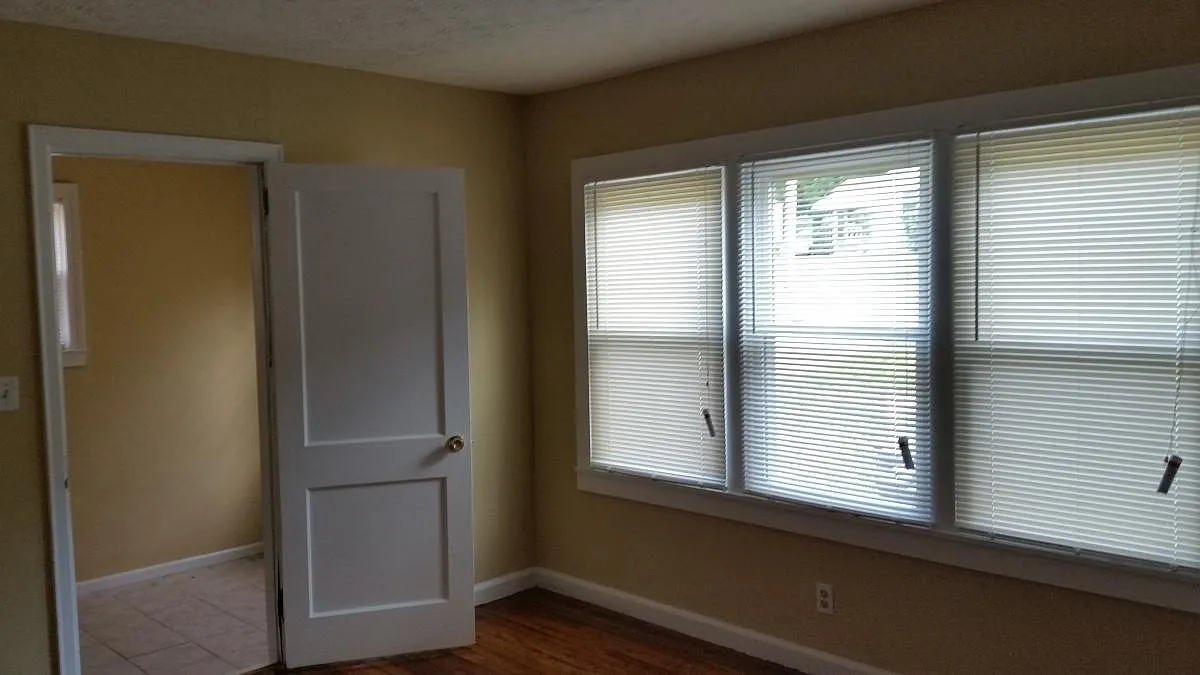 2 bed, 1000 sqft, $1,500 — Photo 2