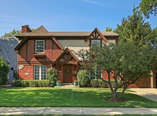 2236 Chestnut St, Northbrook, IL 60062