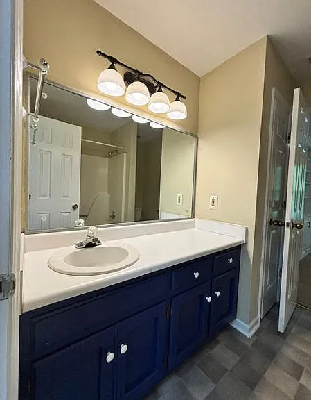 211 Hillside Ct — Photo 21