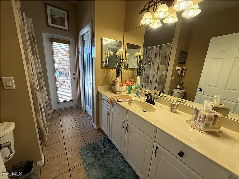 3619 SW 6th Ave — Photo 11